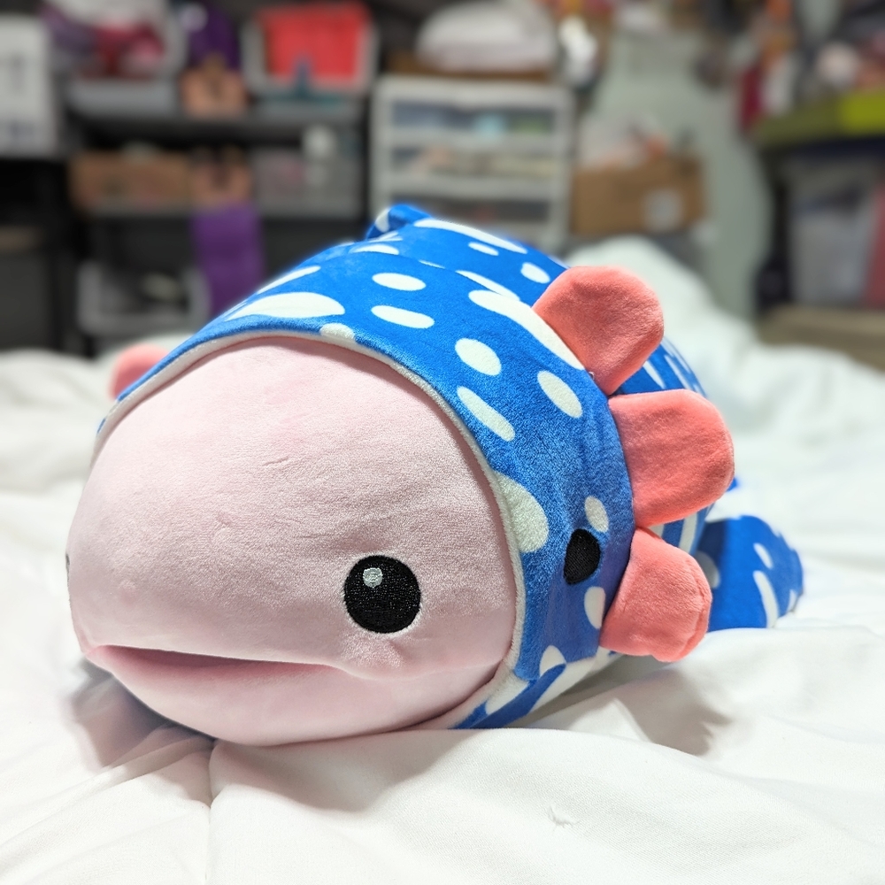 NWT Mochipuni Wooper Looper Axolotl Plushie